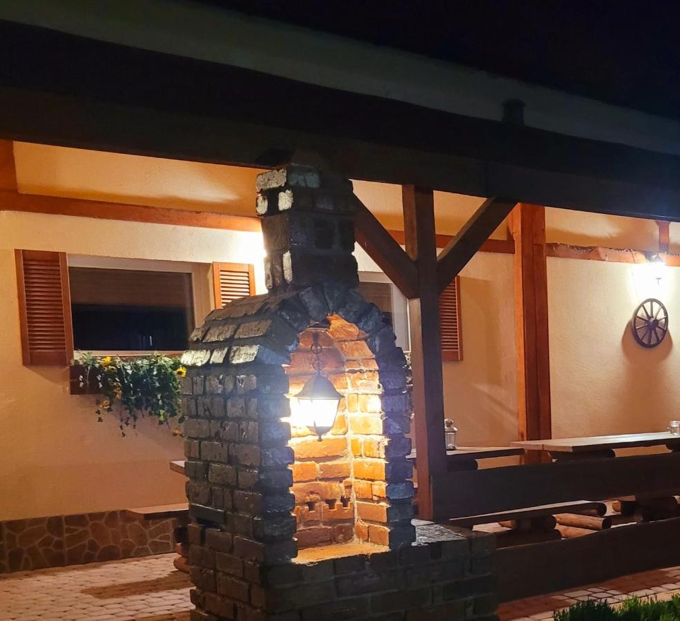 Agroturystyka Sielska Kraina Zabkowice Slaskie Exterior foto